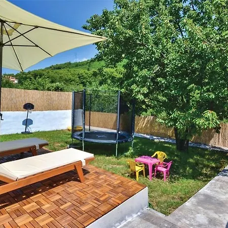 House Omis Naklice With A Private Pool Tugare
